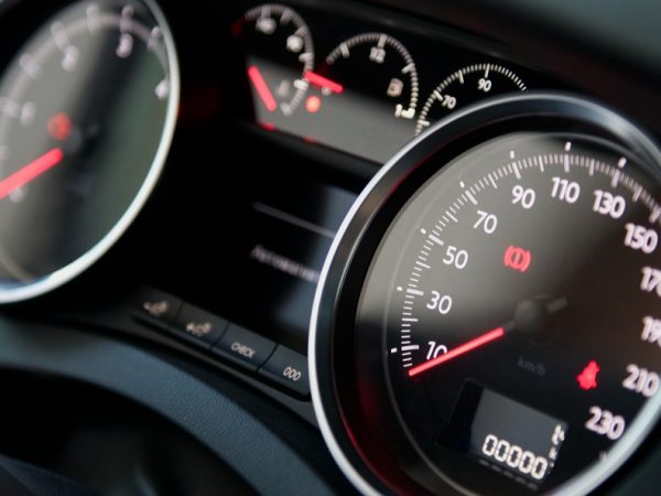 car-warning-lights-meaning-fix-dashboard-via-magazine-shutterstock_224554576.jpg